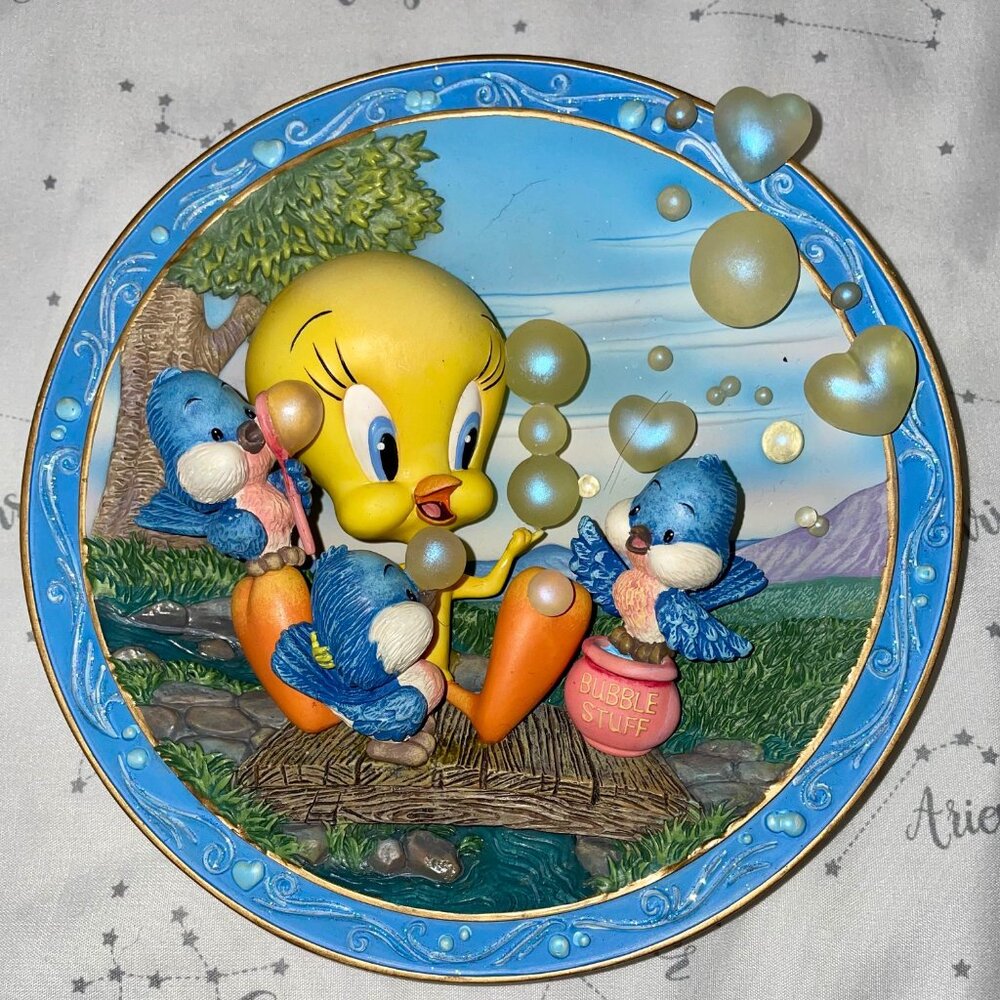 BRADFORD EXCHANGE LOONEY TOONS TWEETY BIRD, BUBBLES IN THE BREEZE PLATE